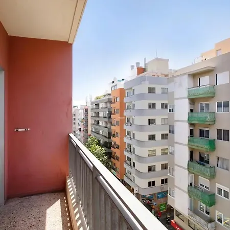 Lovely In 72 M² Near Beaches דירה